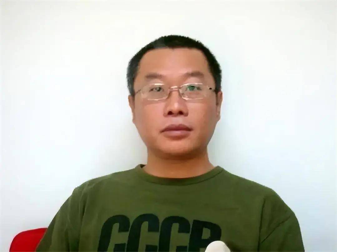 因不满银行柜员态度，北京富豪一怒取走存款，银行行长上门道歉