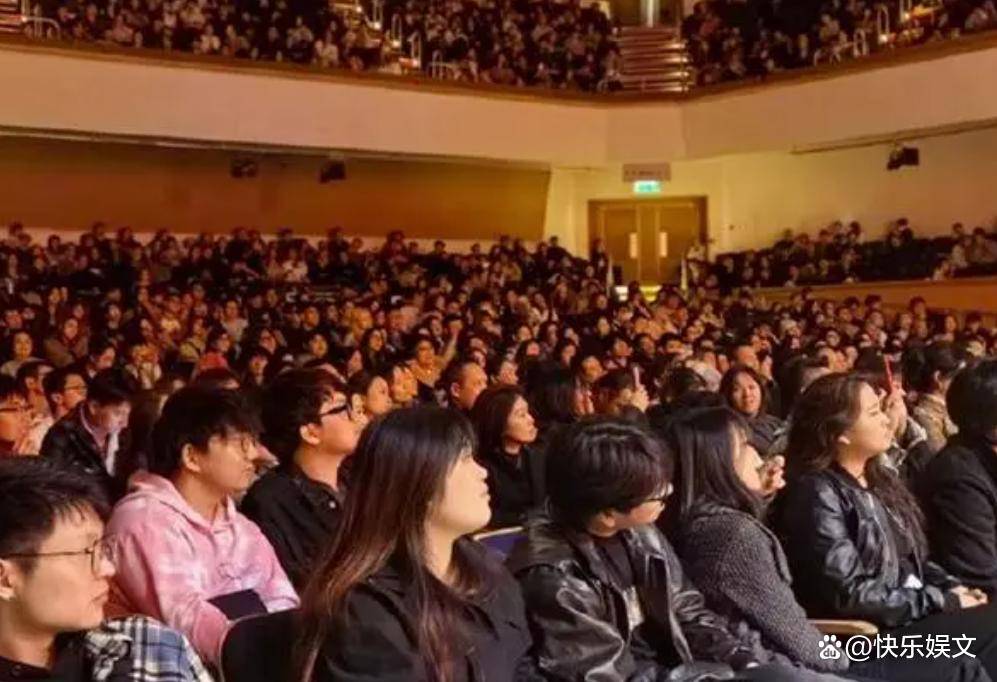 郭德纲率领德云社征战英国！55岁于谦老到认不出，岳云鹏罕见缺席