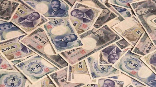 CPT Markets外汇分析：日本技术性衰退施压日元平台汇率，日央行加息预期临近