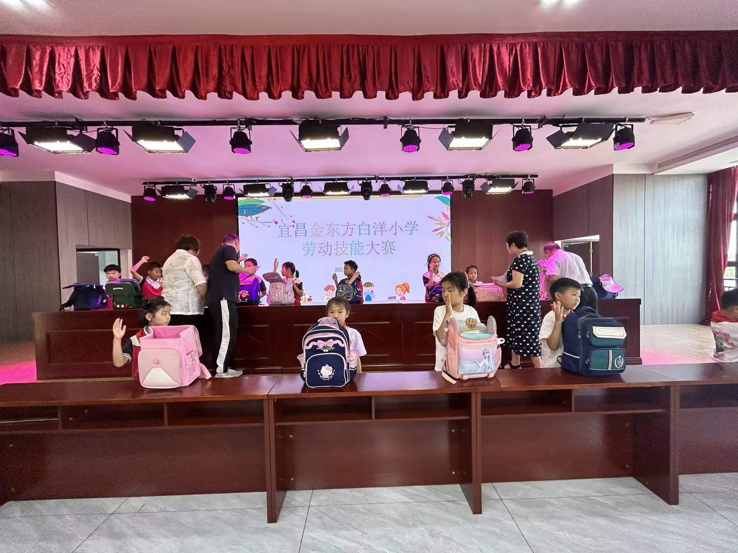 金东方白洋小学:“劳”有所获 “动”出精彩