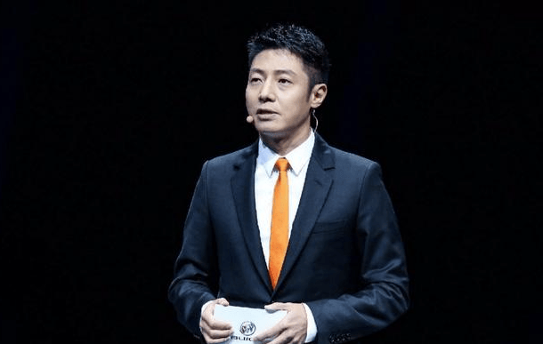 跟撒贝宁结婚8年的她，竟是个“二婚头”，前夫一点也不比小撒差