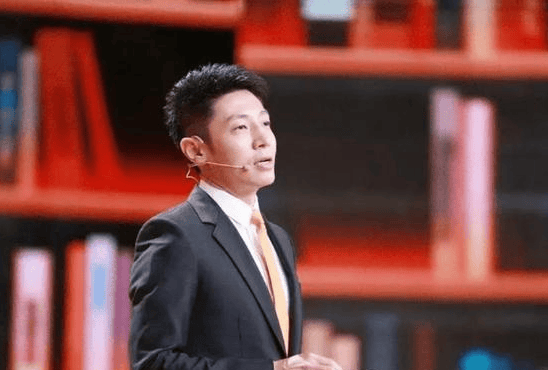 跟撒贝宁结婚8年的她，竟是个“二婚头”，前夫一点也不比小撒差
