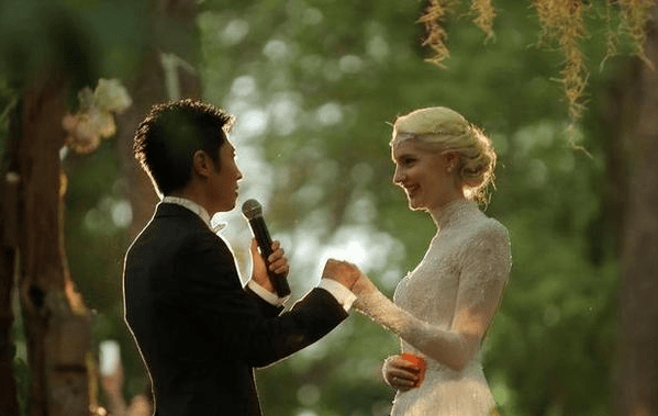 跟撒贝宁结婚8年的她，竟是个“二婚头”，前夫一点也不比小撒差