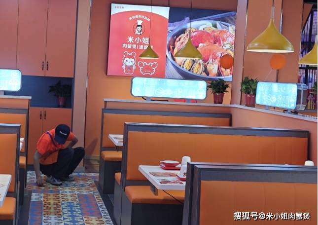 肉蟹煲加盟连锁店和化妆品店哪个回本快？肉蟹煲回本速度快
