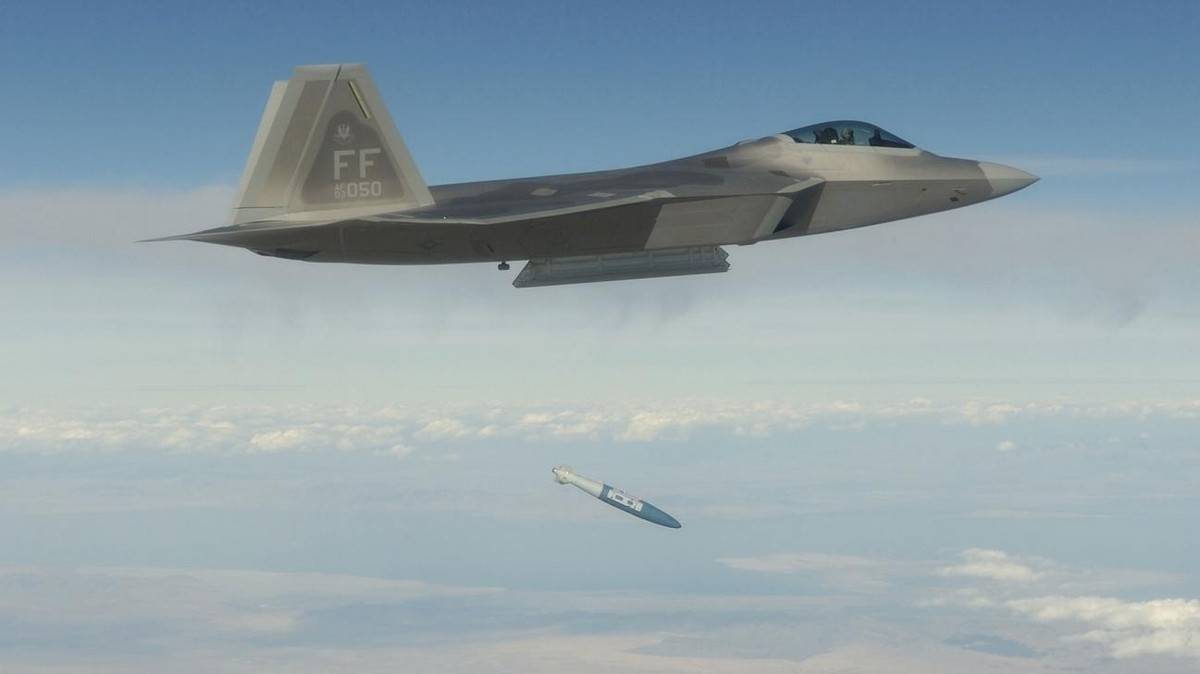 外媒：歼-36是中国重新定义空战的怪物！可以在任何场景使用？